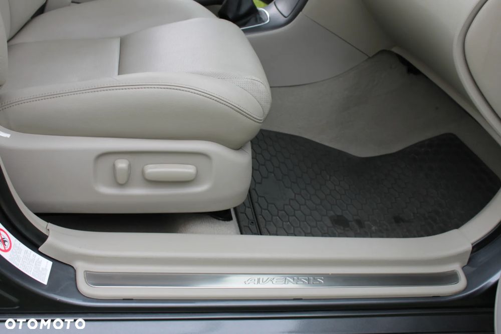Toyota Avensis 2.2 D-CAT Executive - 35