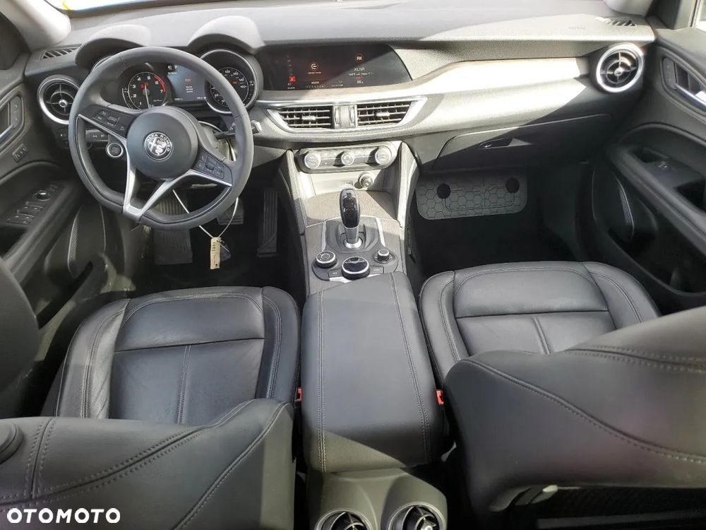 Alfa Romeo Stelvio 2.0 Turbo 16V AT8-Q4 Ti - 7