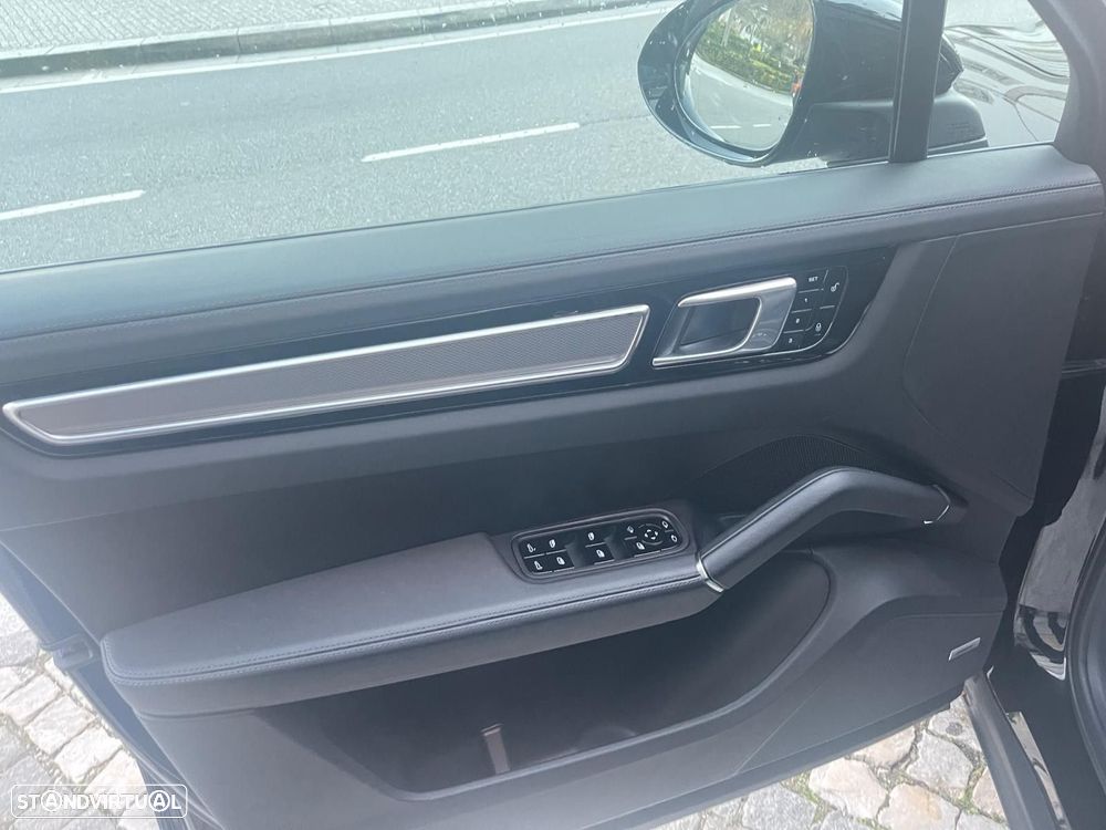 Porsche Cayenne S - 40