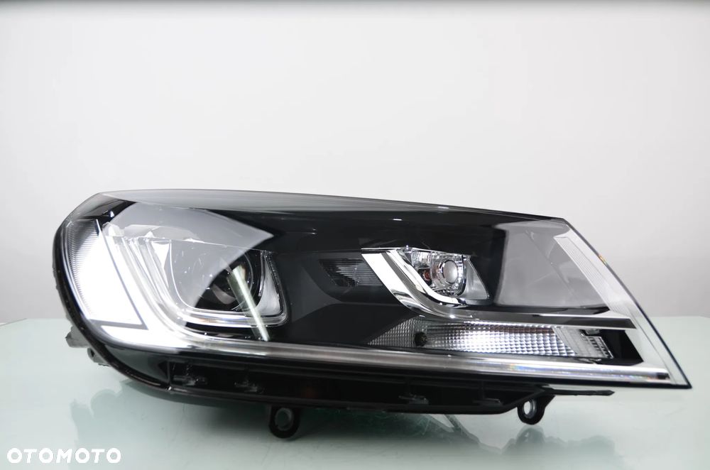 VW TOUAREG 15-18 XENON 7P1941044A Lewy Przedni Oryginał - 1