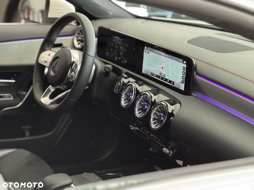 Mercedes-Benz CLA - 38