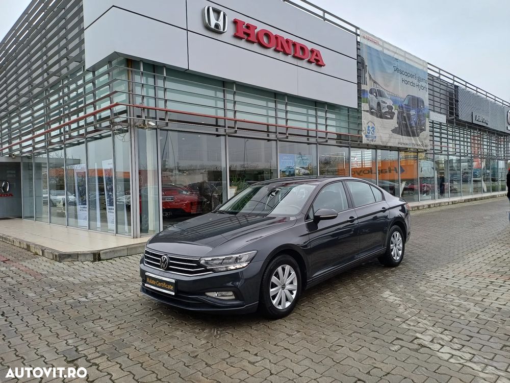 Volkswagen Passat 1.5 TSI ACT DSG Trendline - 1