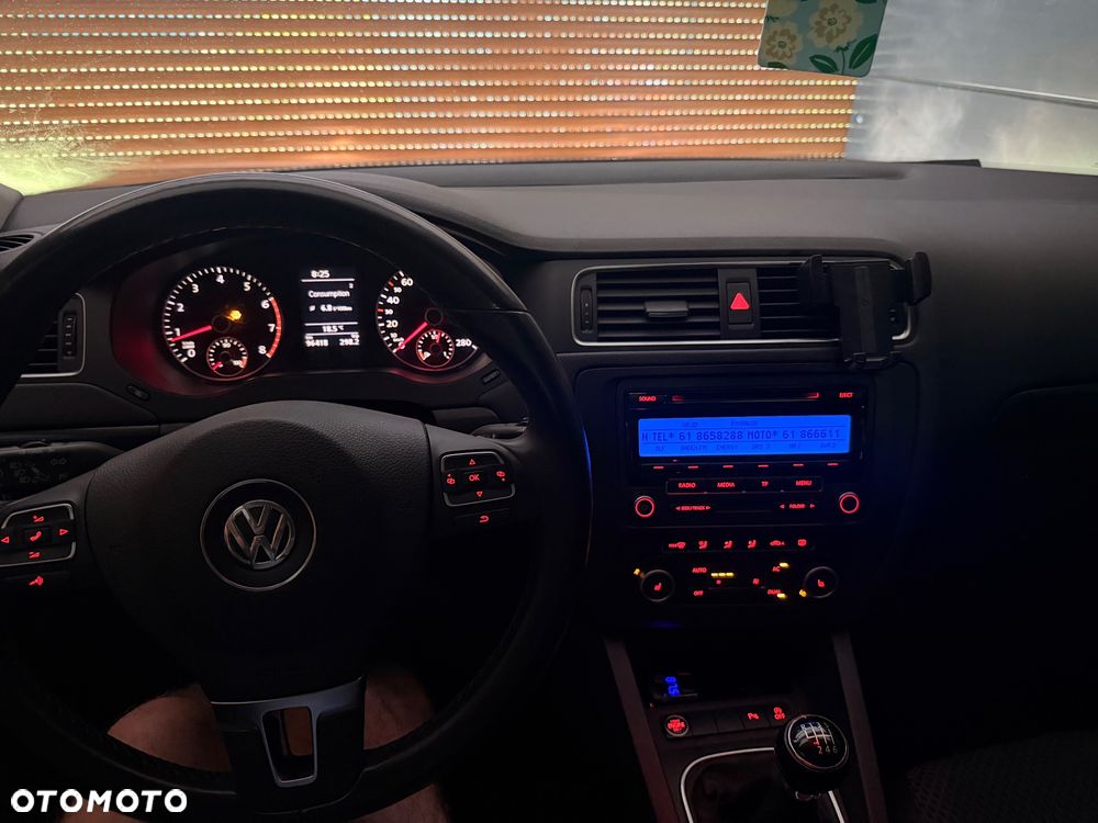 Volkswagen Jetta - 10
