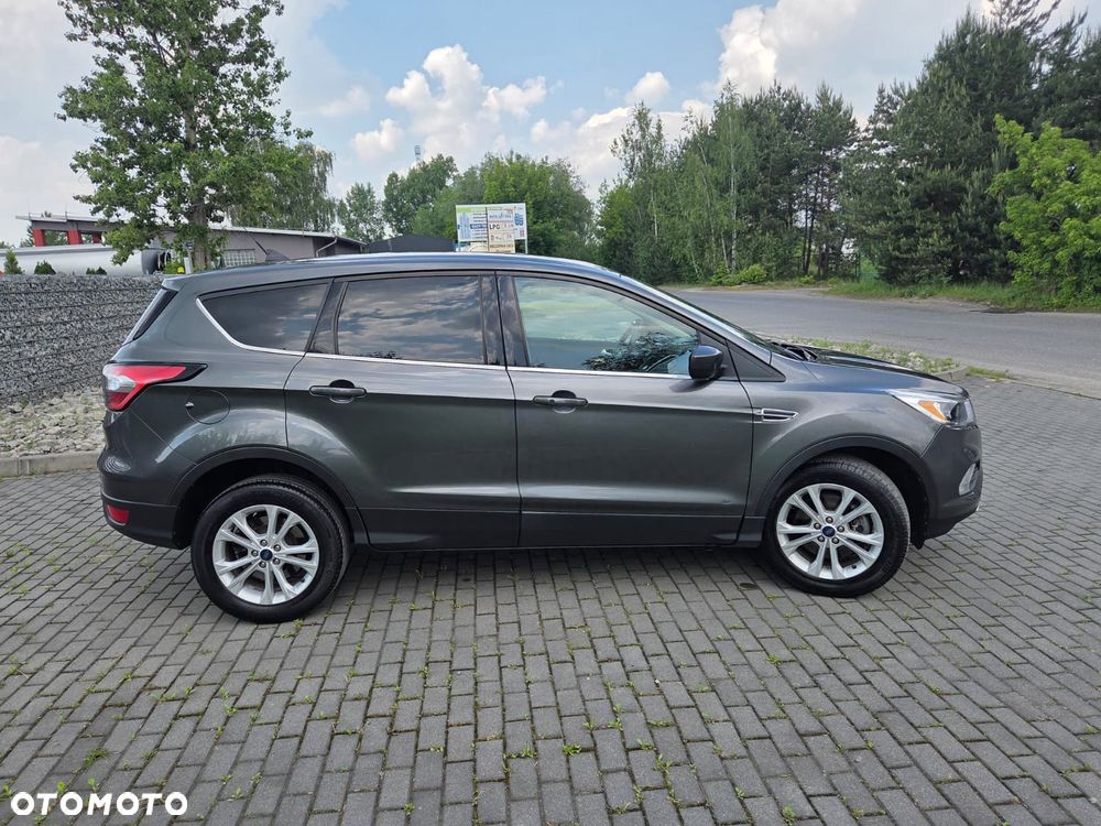 Ford Kuga - 10