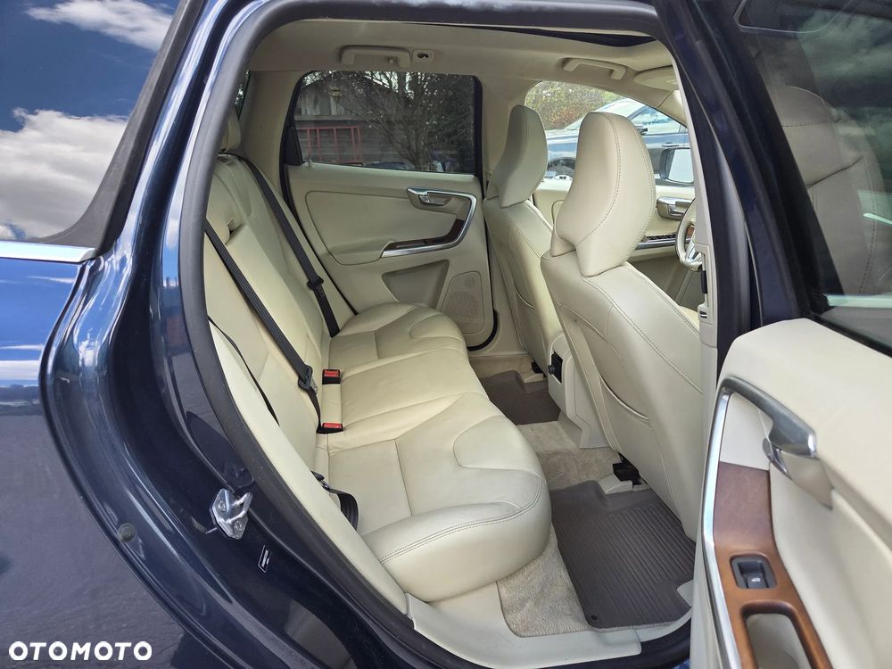 Volvo XC 60 T5 Drive-E Momentum - 6