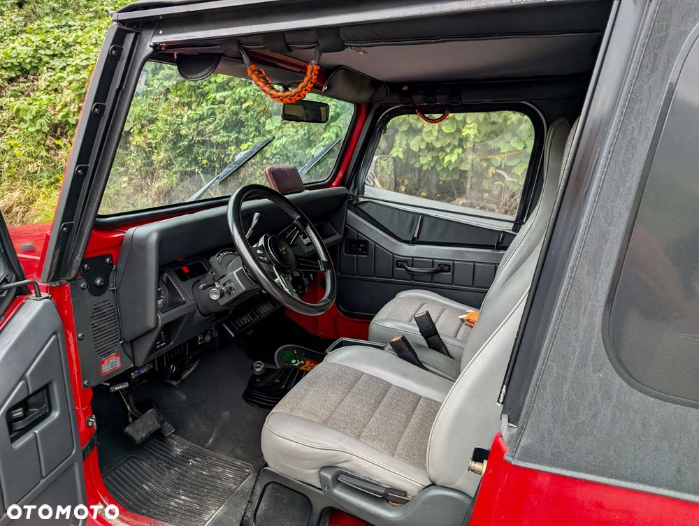 Jeep Wrangler - 21