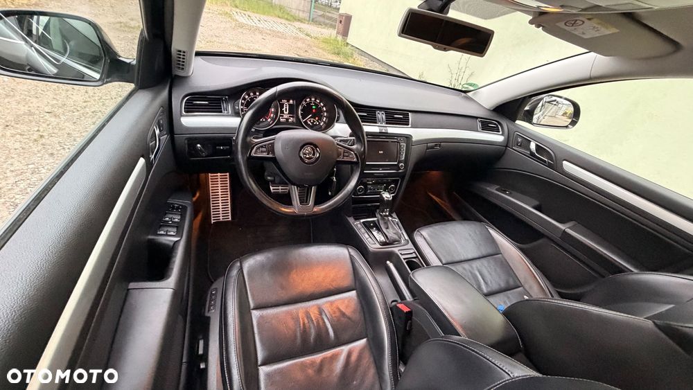 Skoda Superb 2.0 TDI DSG Exclusive - 38