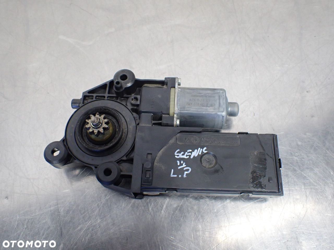 SILNICZEK SZYB LEWY PRZÓD RENAULT GRAND SCENIC III 807311050R 3K67Y580 0130822479 - 2