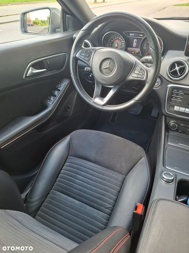 Mercedes-Benz CLA 200 d 7G-DCT - 17