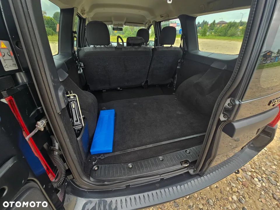 Dacia Logan 1.6 Laureate - 25