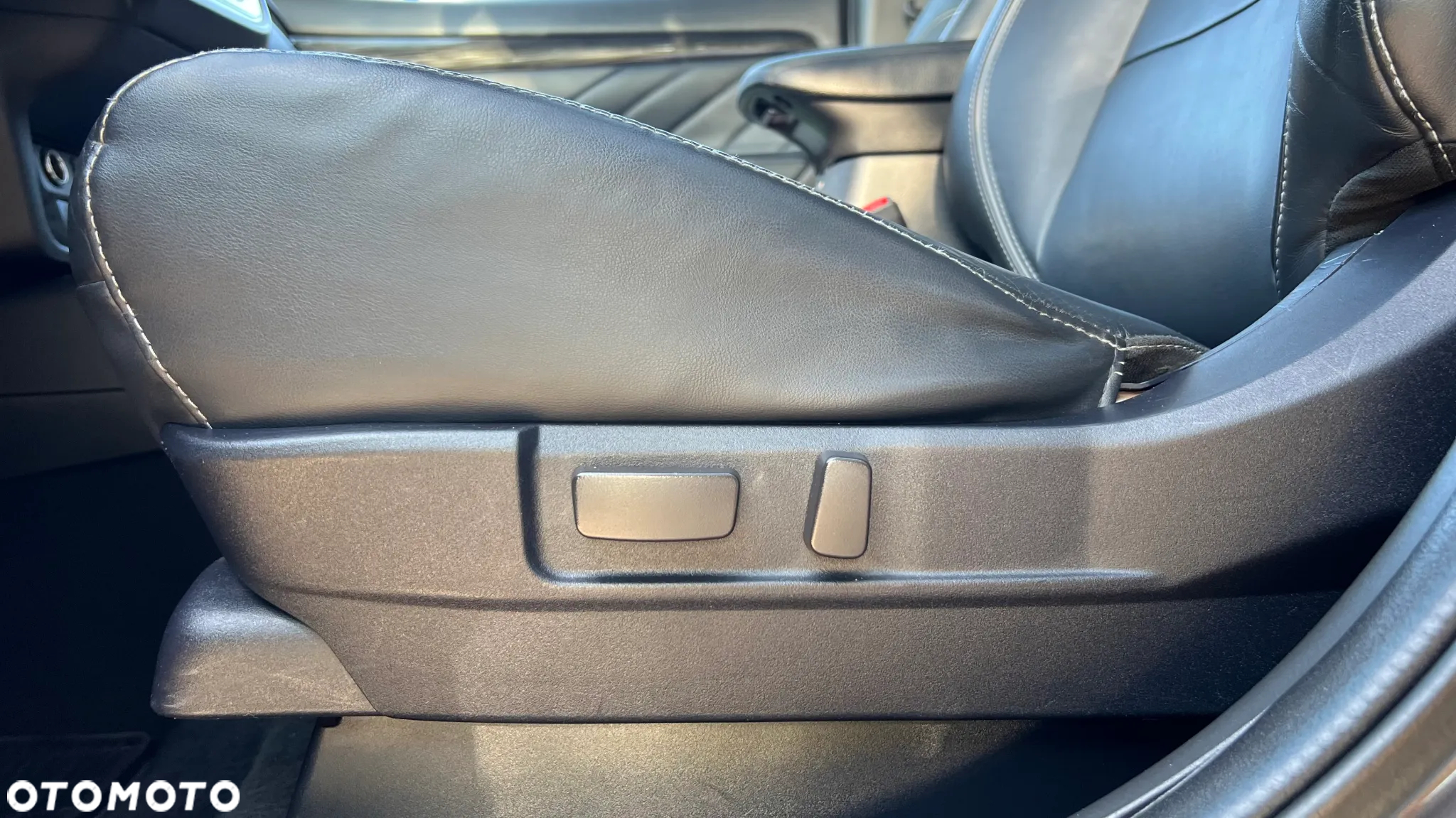 Mitsubishi Outlander - 21