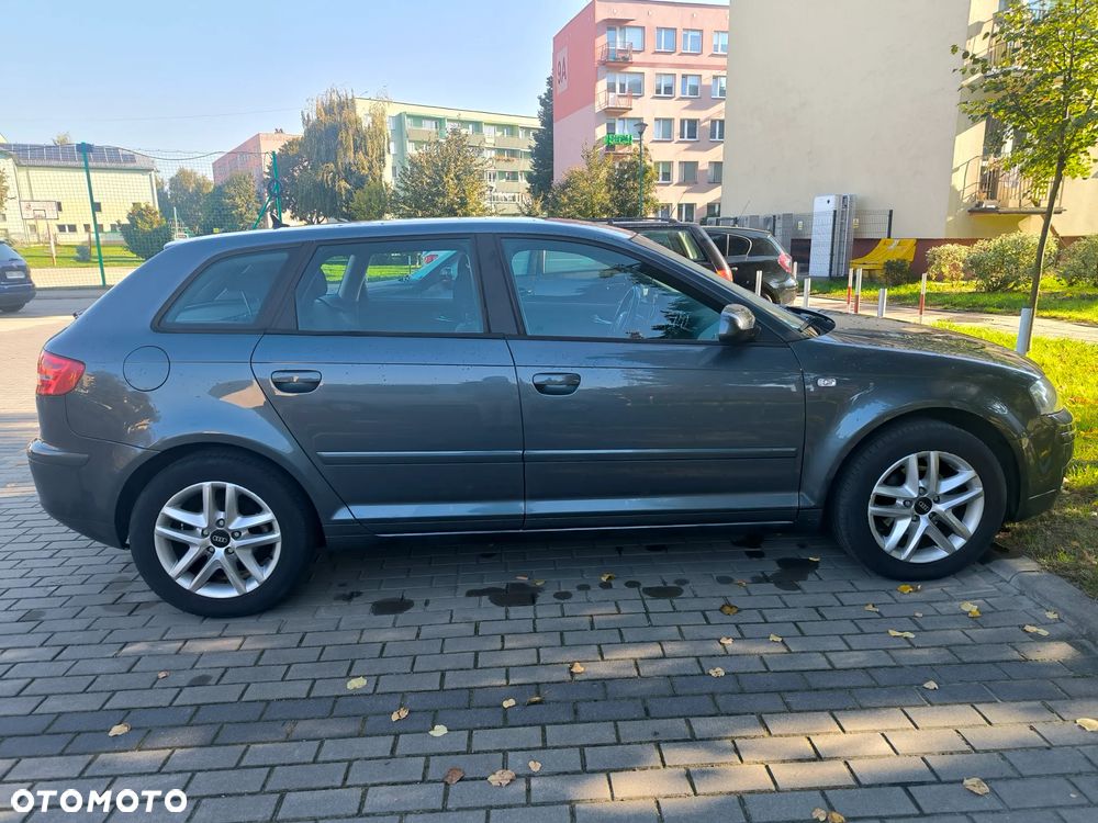 Audi A3 Sportback 1.6 FSI Ambiente - 7