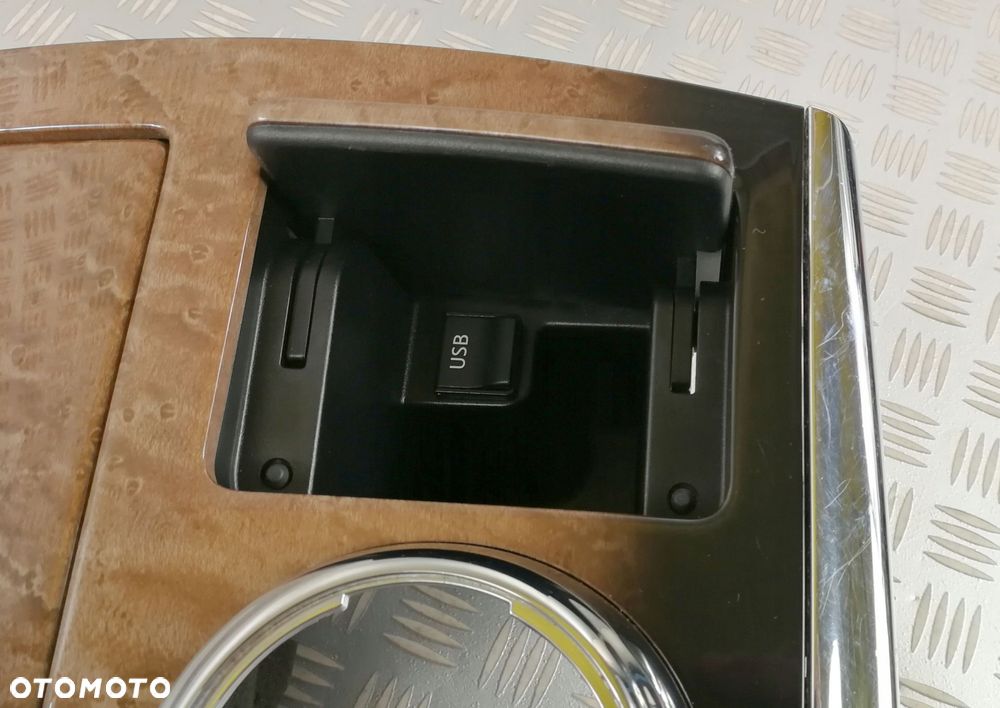 ramka panel dekor środkowy USB INFINITI QX80 2013- - 8