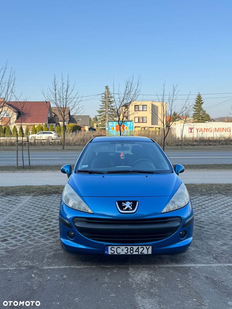 Peugeot 207 - 1