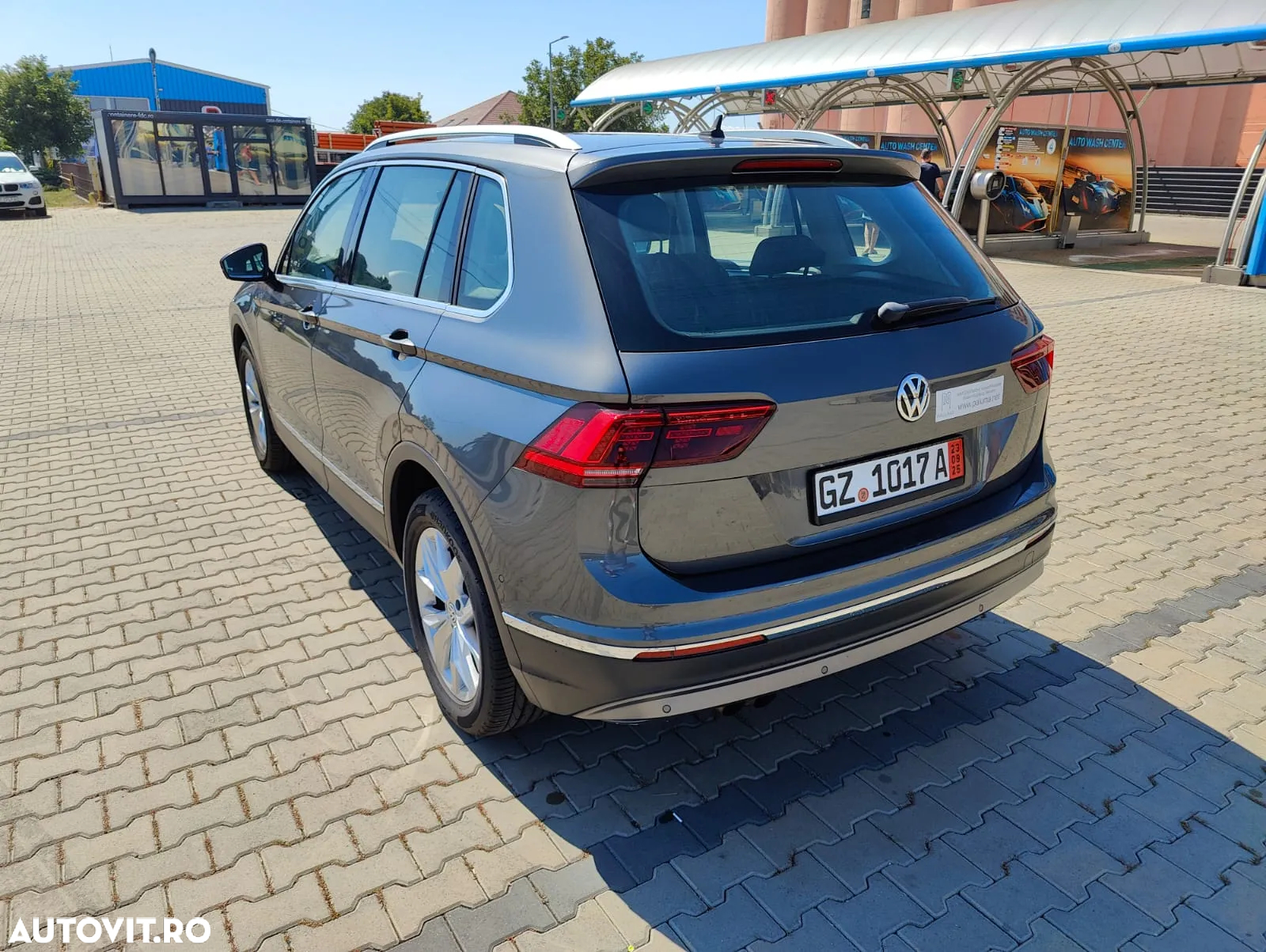 Volkswagen Tiguan 2.0 TDI 4Mot DSG Comfortline - 30