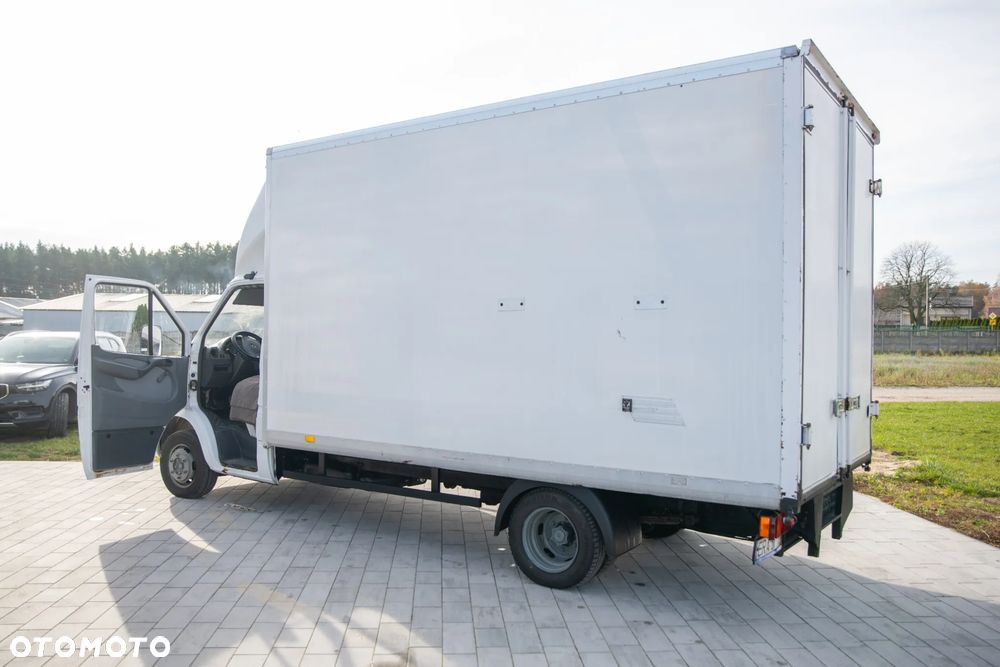 Mercedes-Benz Sprinter - 4