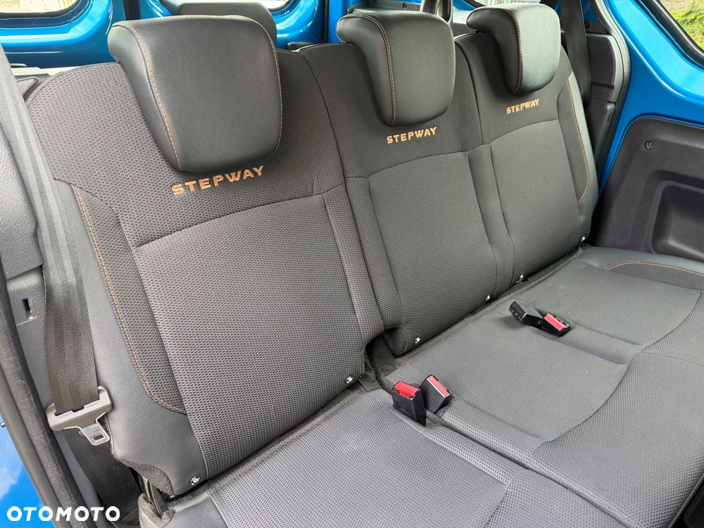 Dacia Dokker TCe 115 Stepway Celebration - 35