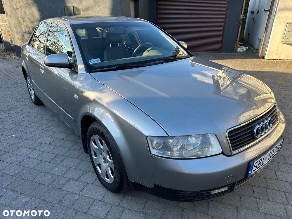 Audi A4 Limousine - 4