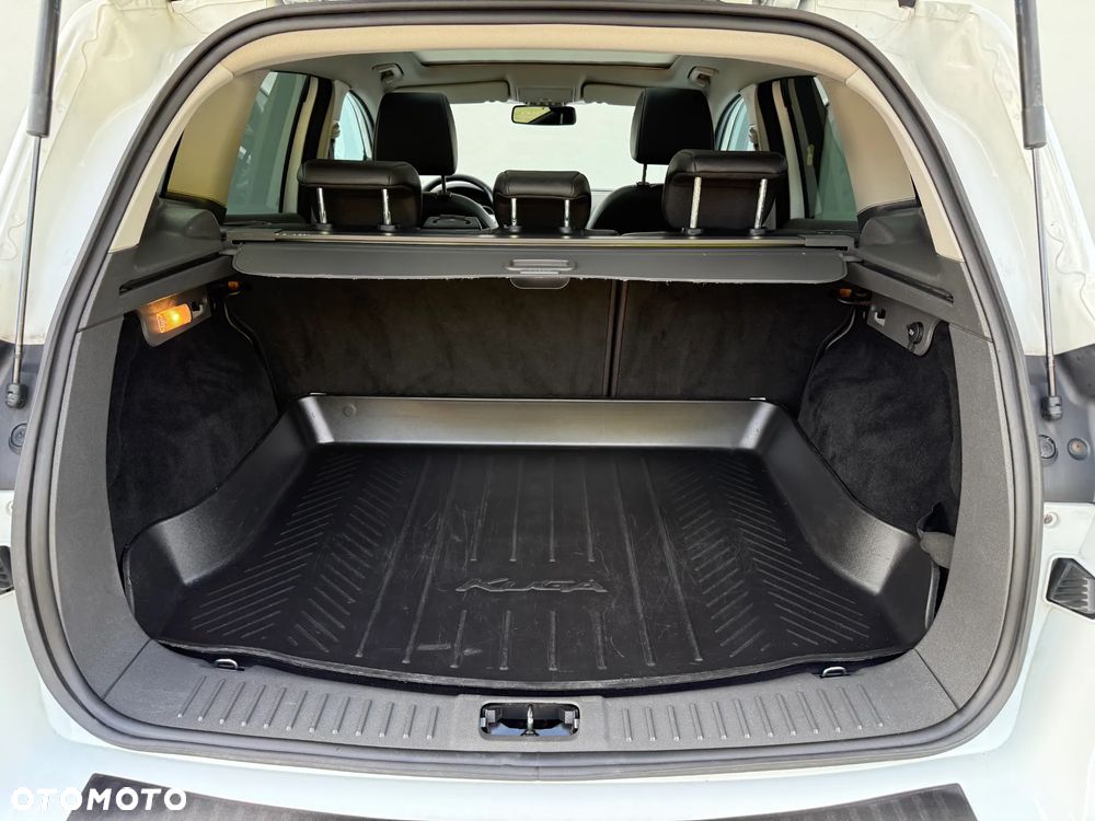 Ford Kuga - 32