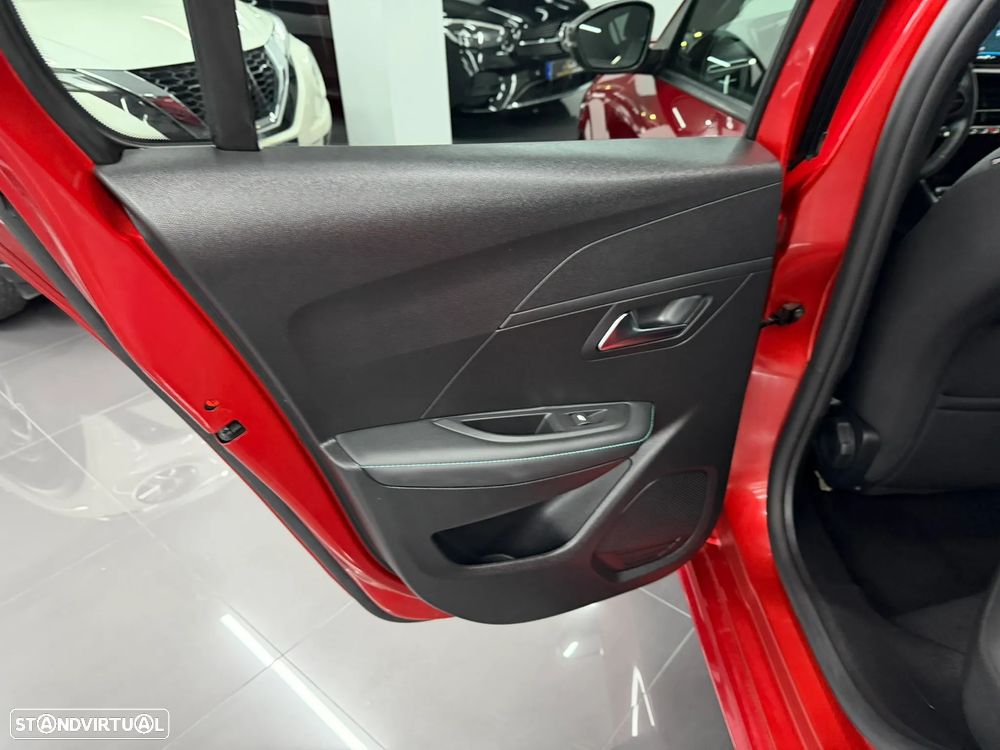 Peugeot 208 PureTech 100 EAT8 Allure - 31