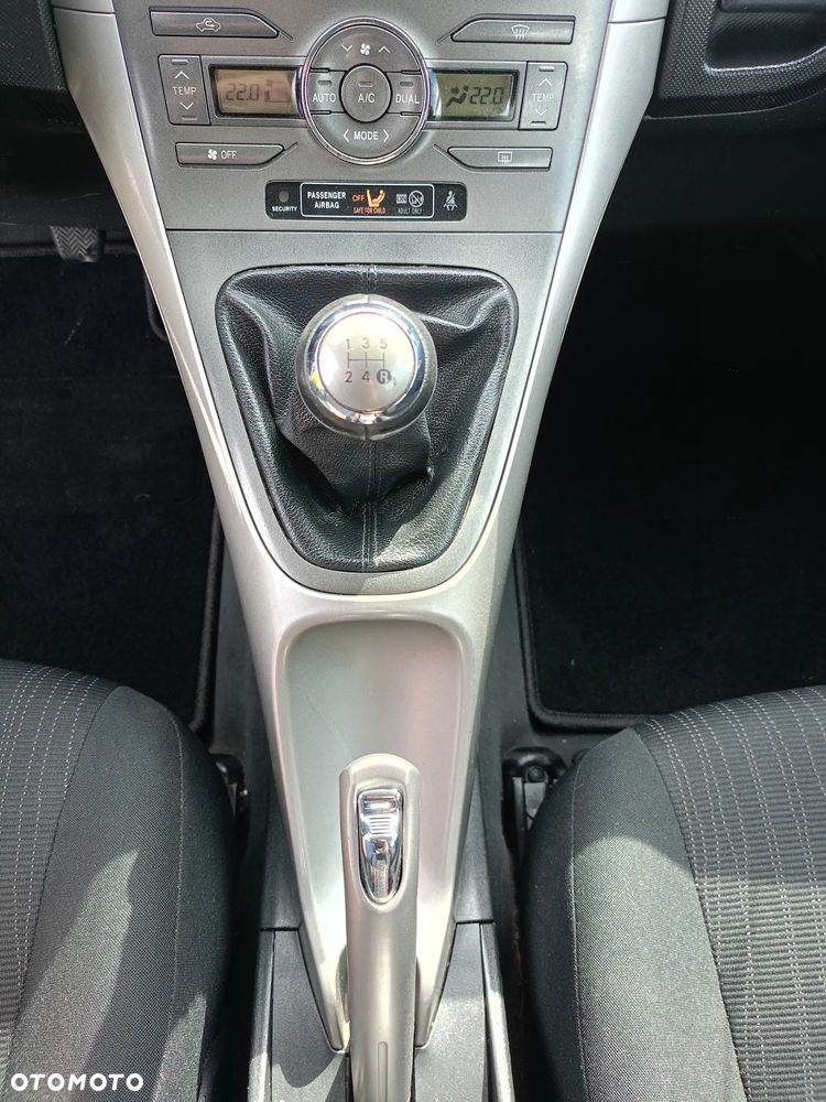Toyota Auris 1.6 VVT-i Executive - 18