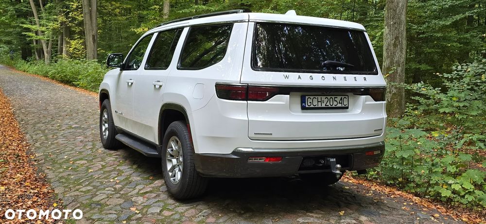 Jeep Wagoneer - 9