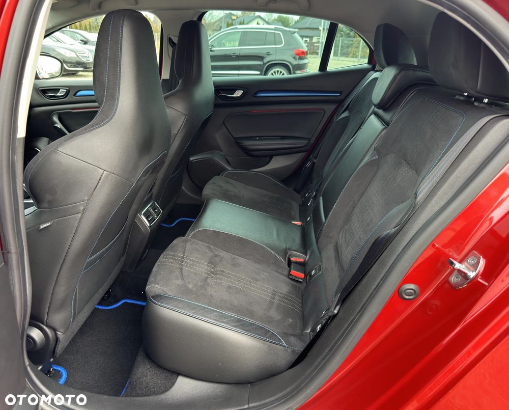 Renault Megane ENERGY TCe 205 EDC GT - 30