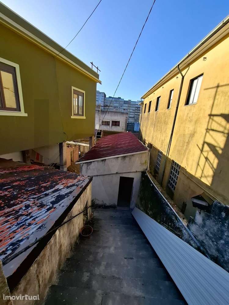 Prédio ao metro de ST Ovidio - Grande imagem: 3/22