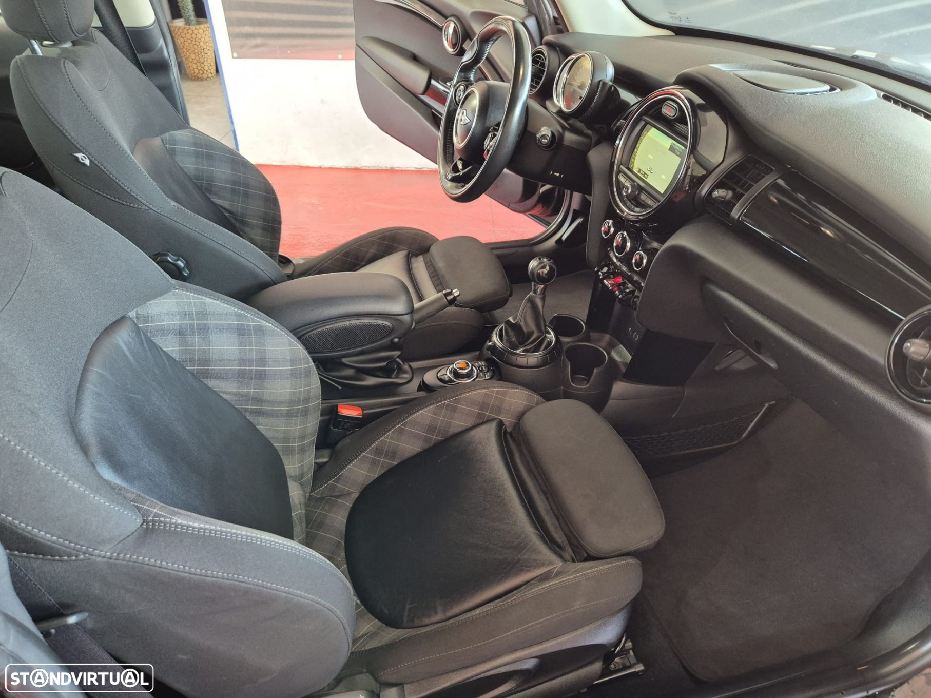 MINI 3 Portas Cooper D - 9