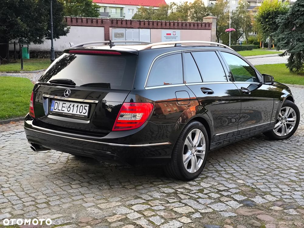 Mercedes-Benz Klasa C 220 T CDI DPF (BlueEFFICIENCY) 7G-TRONIC Avantgarde - 18