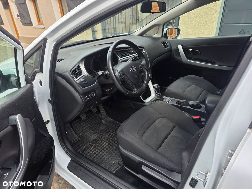 Kia Ceed 1.4 L - 12