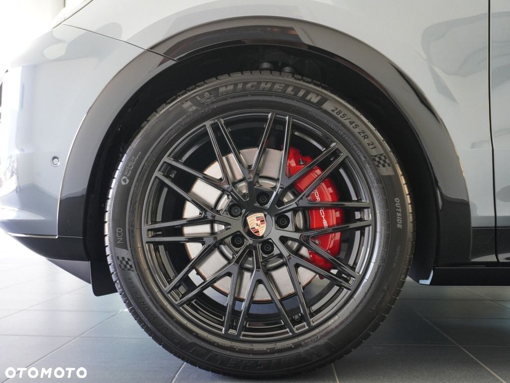 Porsche Cayenne GTS - 11