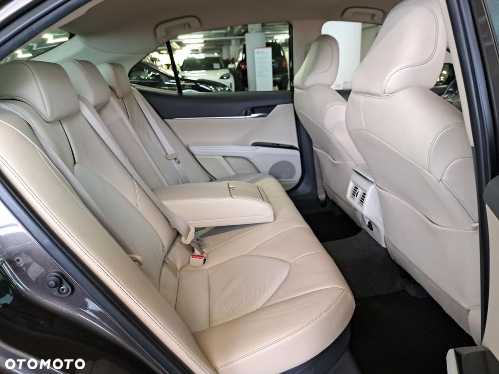 Toyota Camry 2.5 Hybrid Comfort CVT - 15