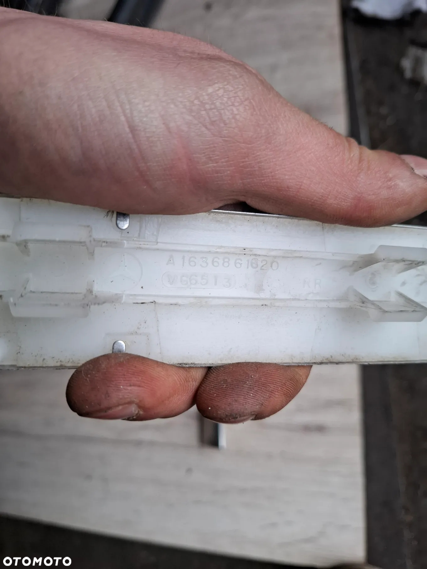 MERCEDES ML W163 LIFT LISTWA PROGOWA PRAWY LEWY KOMPLET  TYŁ A1636861620 - 2