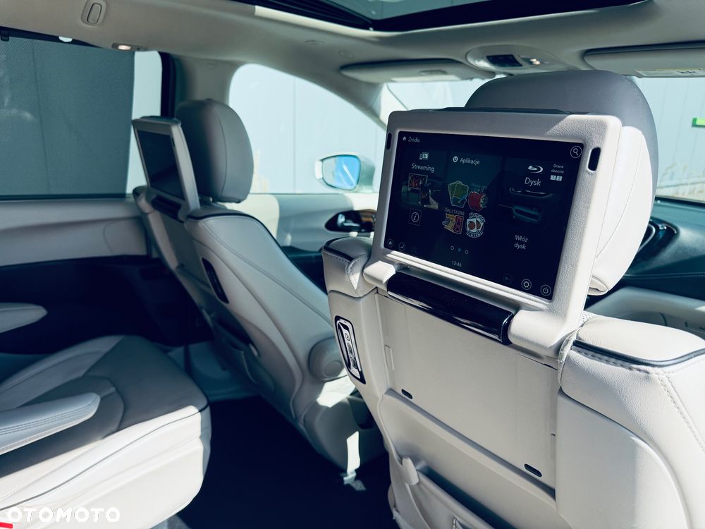 Chrysler Pacifica - 13