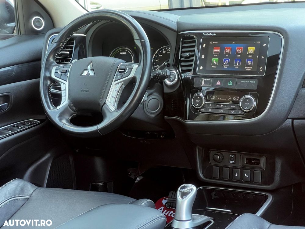 Mitsubishi Outlander - 9