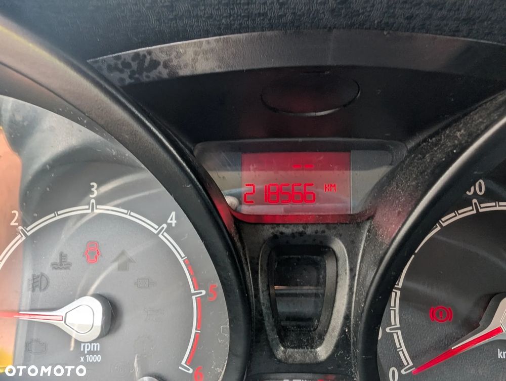 Ford Fiesta 1.4 TDCi Ambiente - 21
