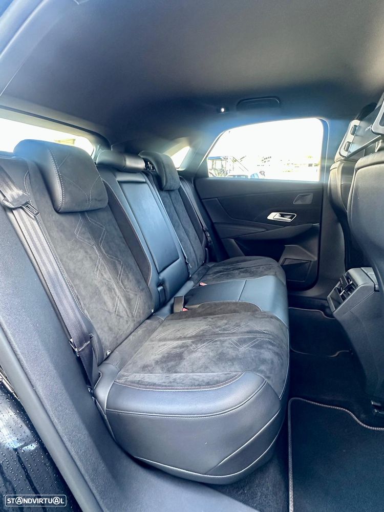 DS DS7 Crossback E-Tense Performance Line EAT8 - 7