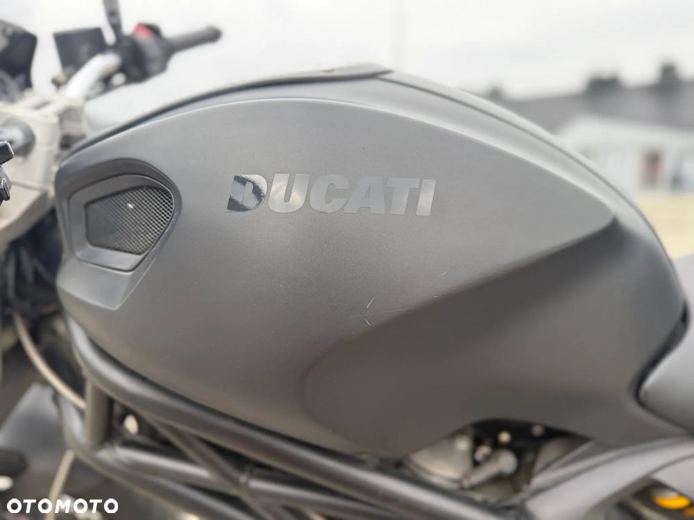 Ducati 696 - 2