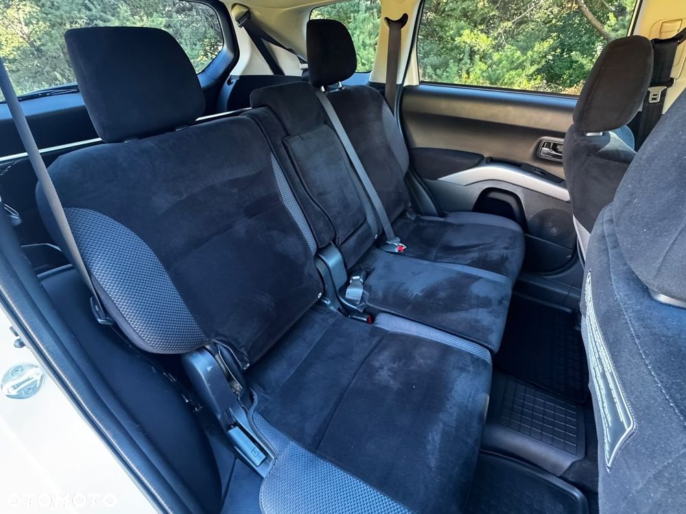 Mitsubishi Outlander - 14
