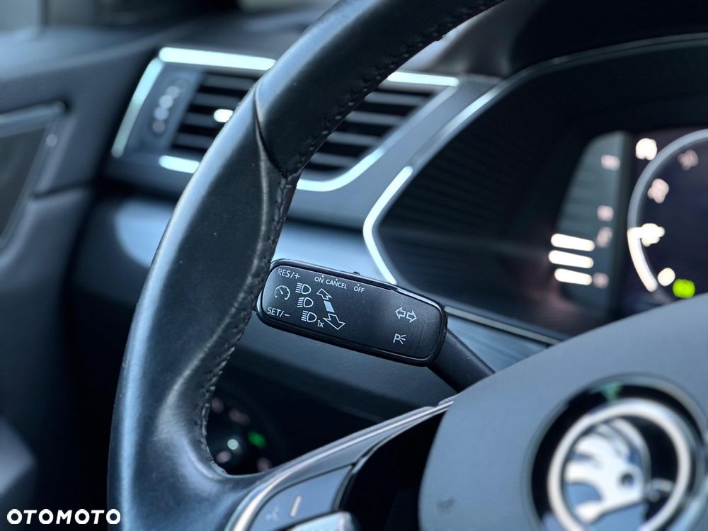 Skoda Superb 2.0 TDI SCR Ambition DSG - 18