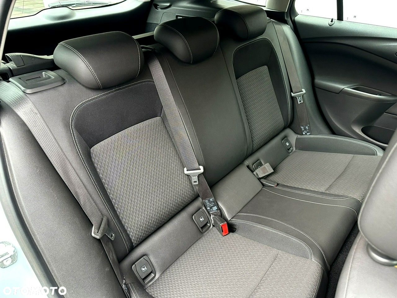 Opel Astra V 1.6 CDTI Elite S&S - 18