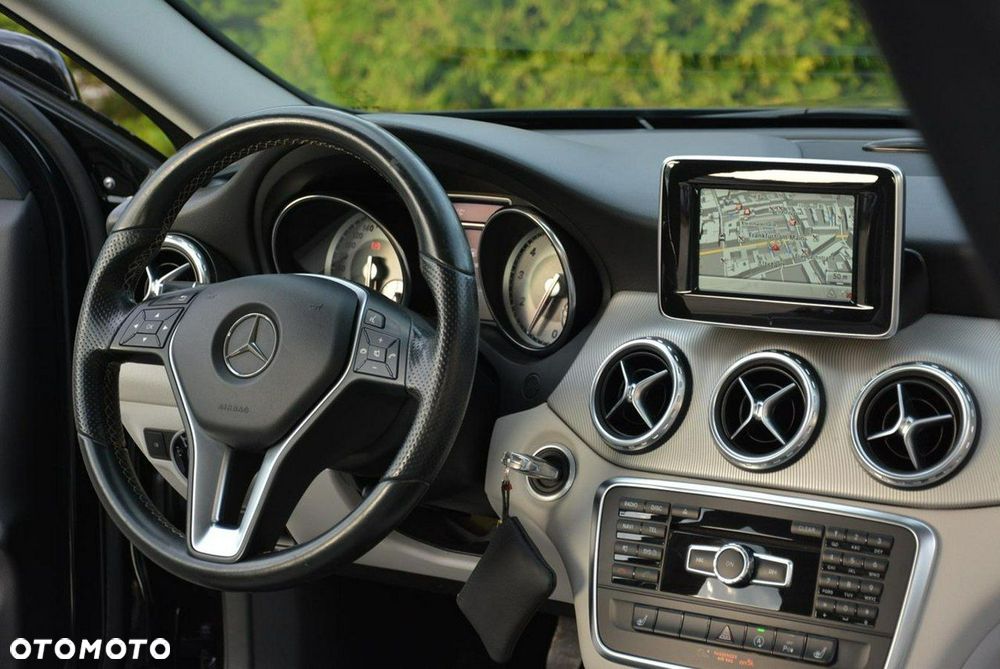 Mercedes-Benz GLA 200 Urban - 20