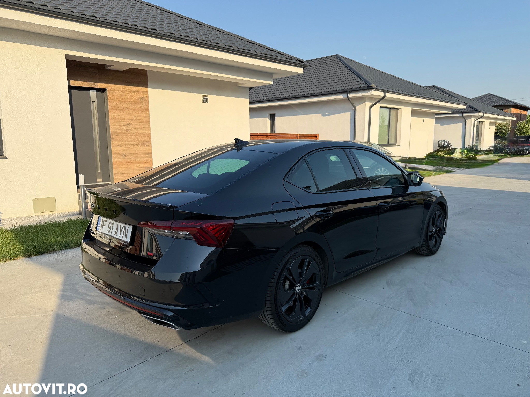 Skoda Octavia 2.0 TSI DSG RS - 6