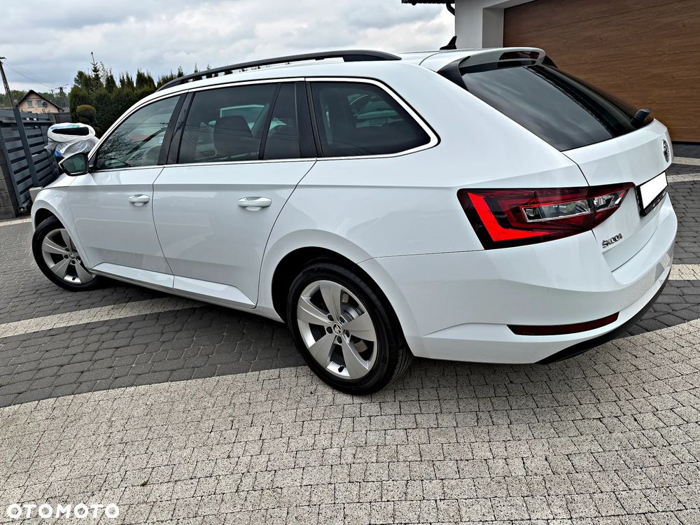 Skoda Superb 2.0 TDI DSG Style - 8