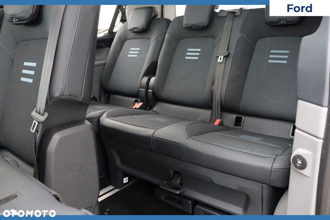 Ford Tourneo Custom - 13