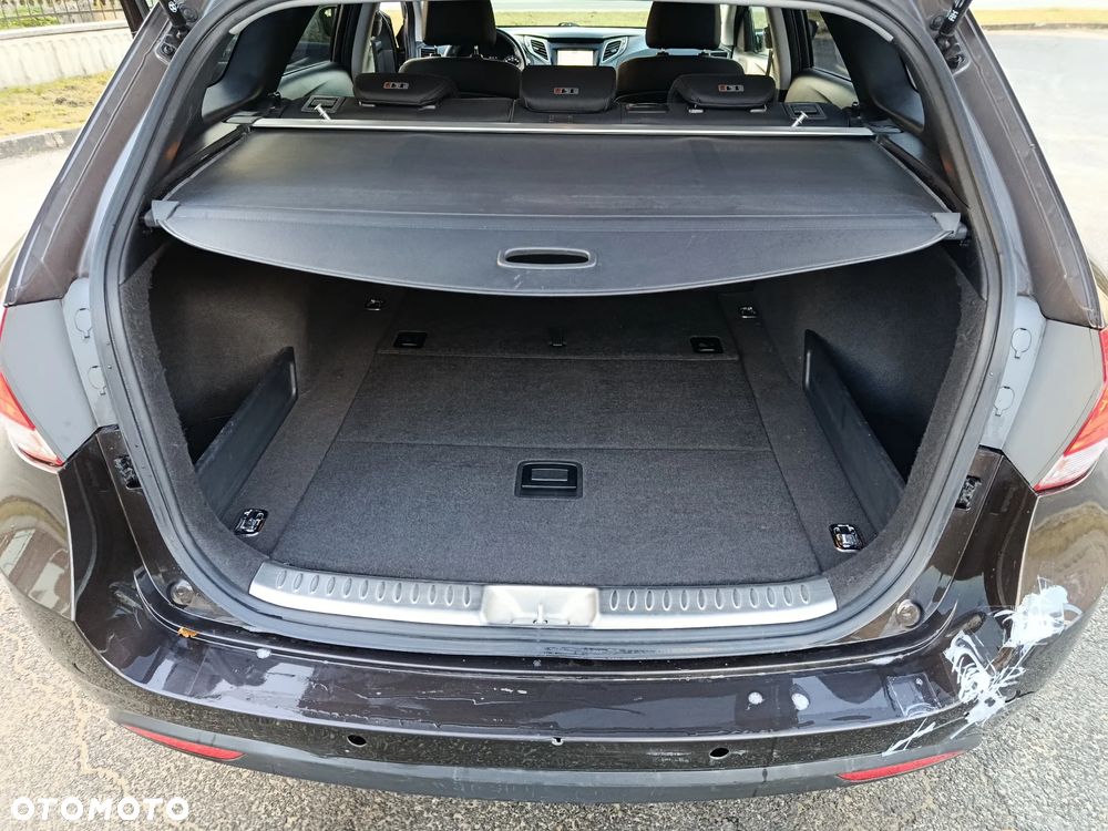 Hyundai i40 Kombi blue 1.6 Family+ - 18