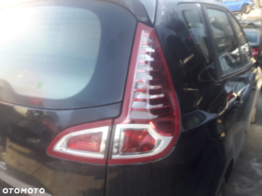 LAMPA TYL RENAULT SCENIC III - 2