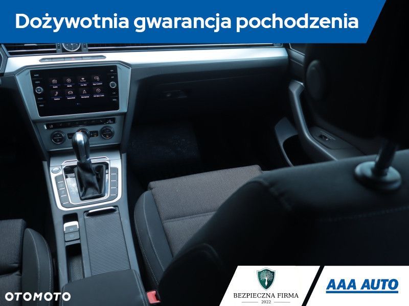Volkswagen Passat - 10
