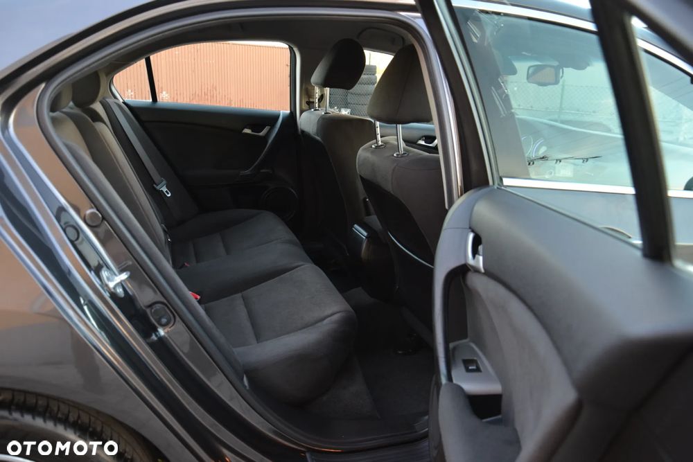 Honda Accord 2.0 Elegance - 32